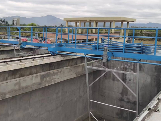 行車提耙式刮泥機(jī)